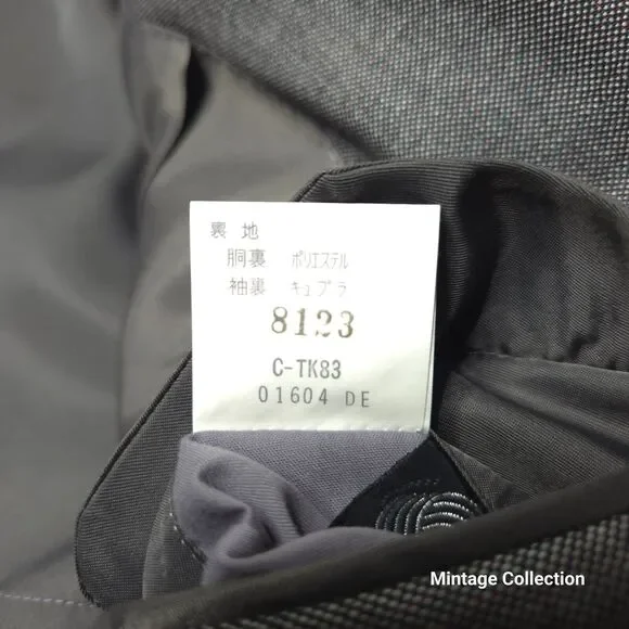 VINTAGE BURBERRYS TAILORED IN JAPAN 100% WOOL GRAY COAT 94-84165AB4 JP / 40T US